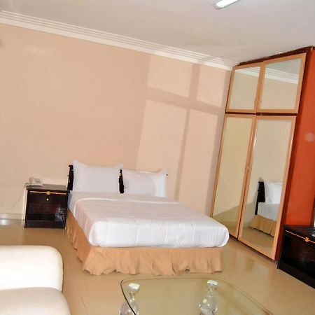 Riviera Hotel Benin Cotonou Exterior foto
