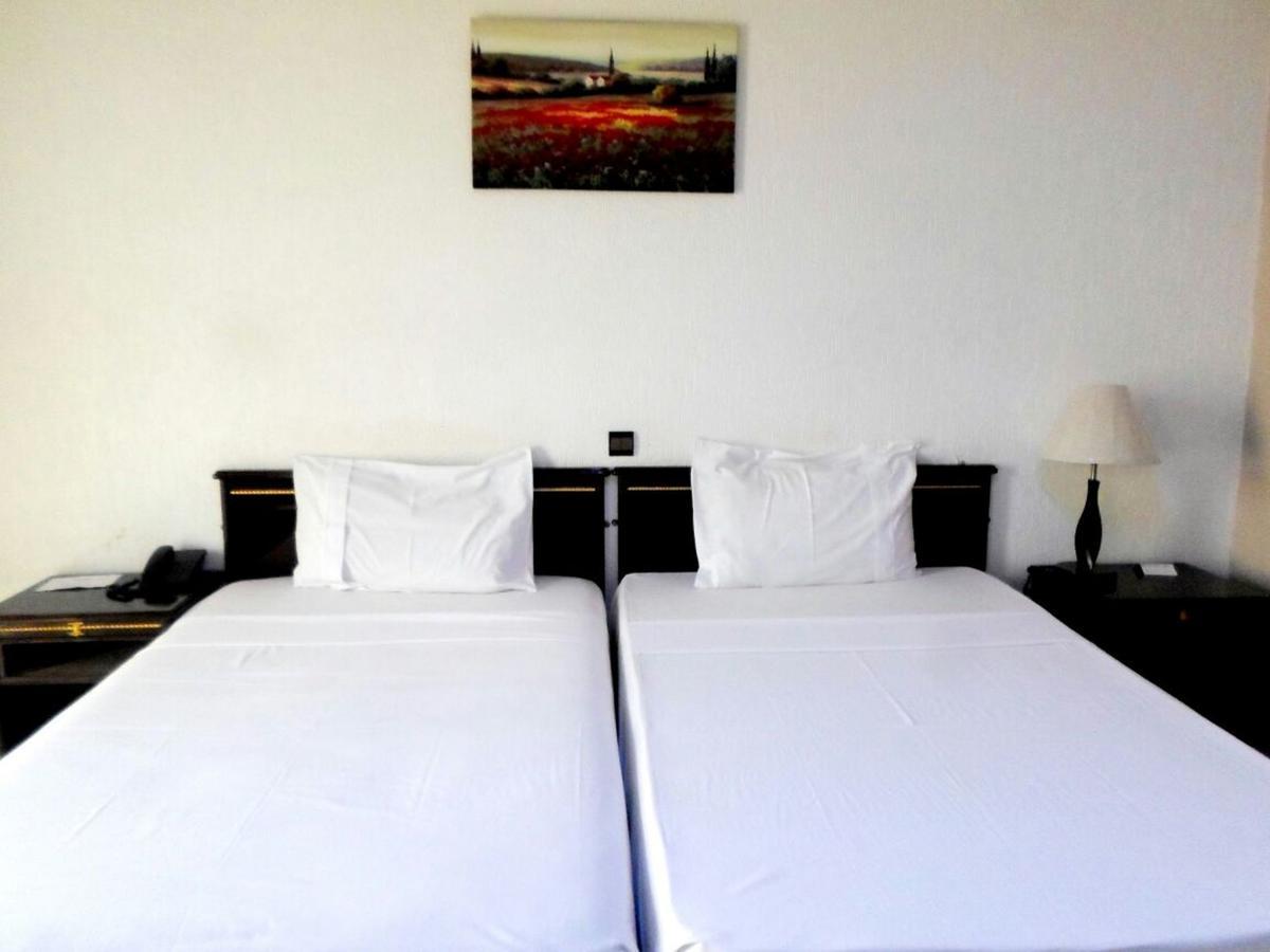 Riviera Hotel Benin Cotonou Exterior foto